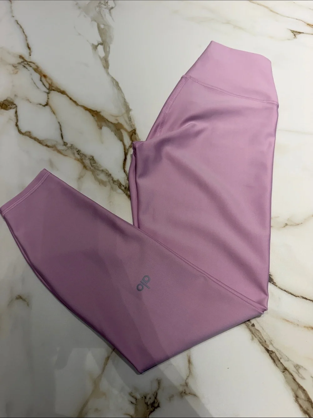 Alo Yoga 7/8 High-Waist Airlift Legging - Sugarplum Pink
